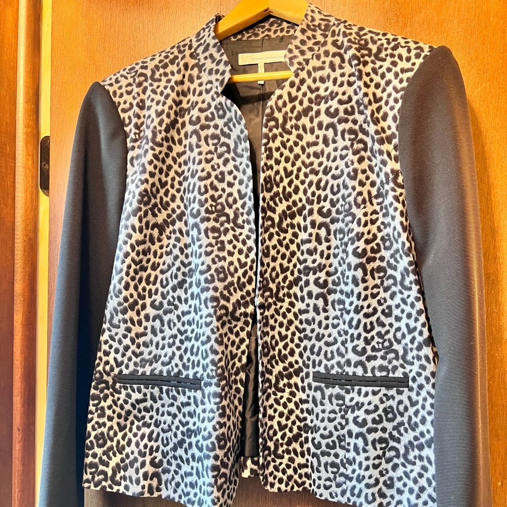 Cute animal print women’s blazer. Size L